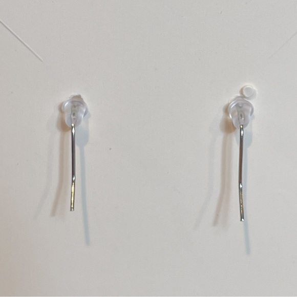 NEW Green Crystal Cut Style Teardrop Earrings - Picture 3 of 3